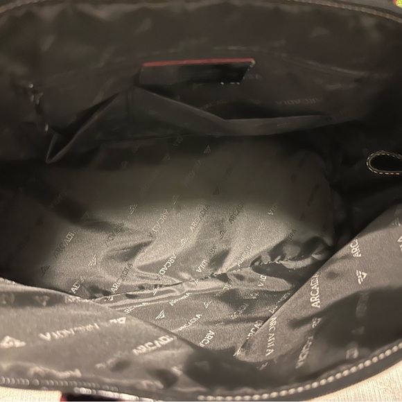 Arcadia Black Patent Leather Handbag - Picture 7 of 8